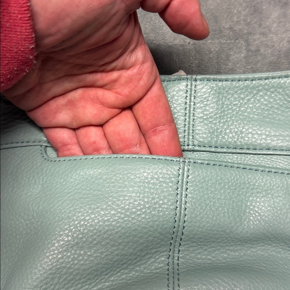 HOBO Leather Purse, Light Green, Crossbody, Shoulder, Adjustable, Wallet - Picture 5 of 12